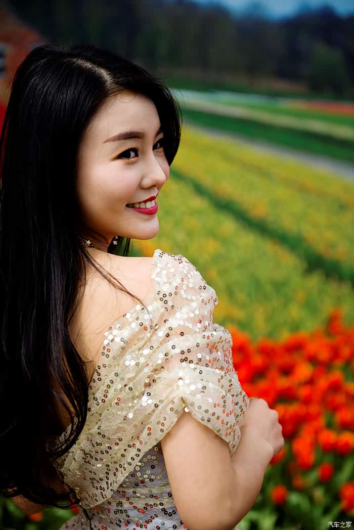 花海偶遇美女主持人