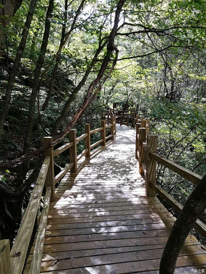 绿石谷辽宁省本溪市汤沟森林公园一处体验清泉石上流的胜境