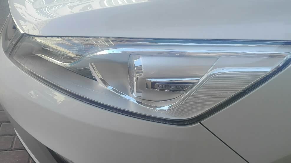 一闪一闪亮晶晶细说赋予我们光与亮的帝豪gs车灯