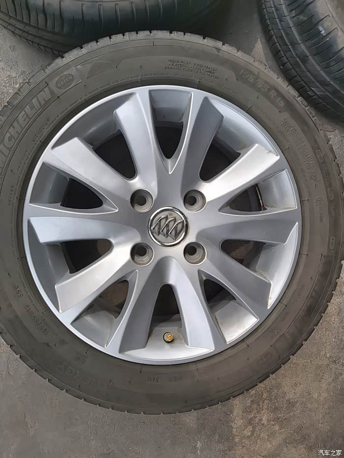 收凯越轮毂一套,唐山