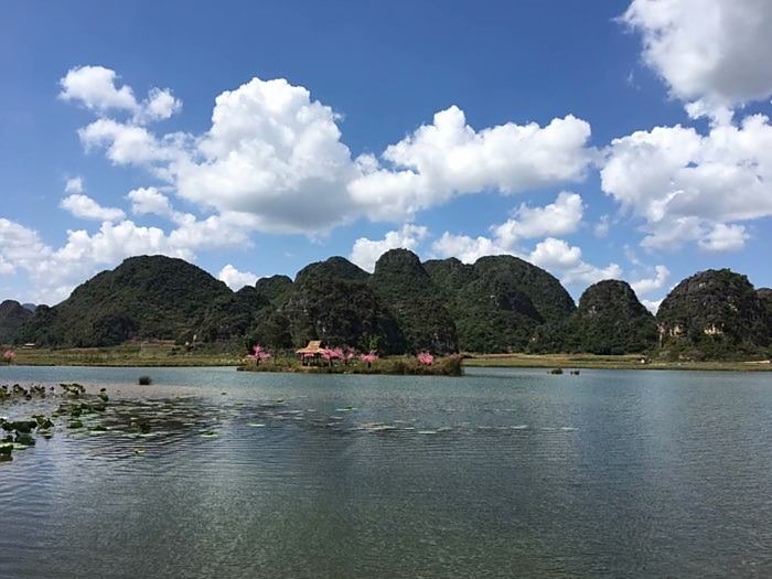 山青水秀,藍天白雲,這樣的環境太美了!