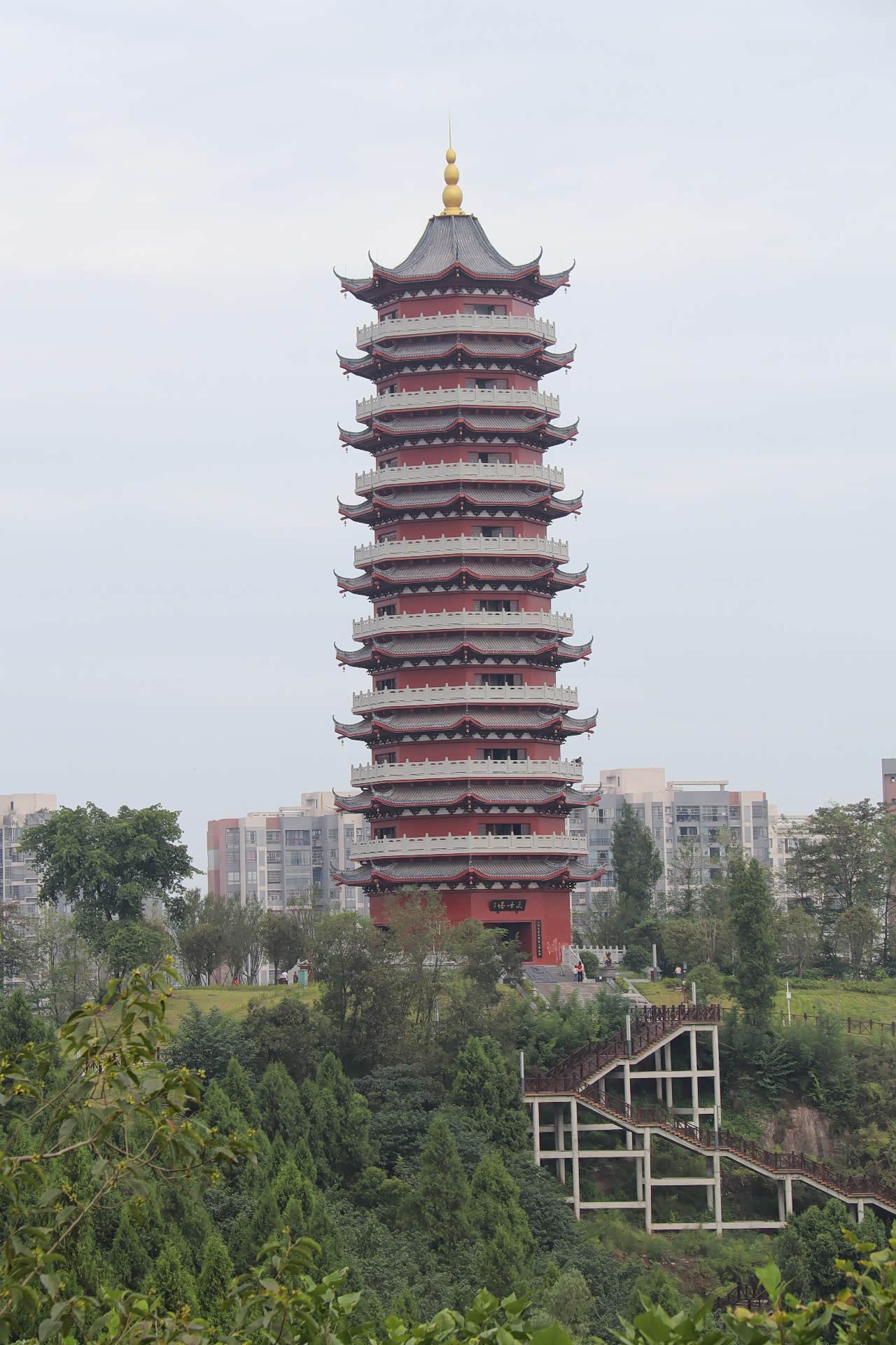 文峰山的各种大小塔