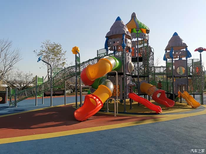 文明城市有你有我—日照人才公园