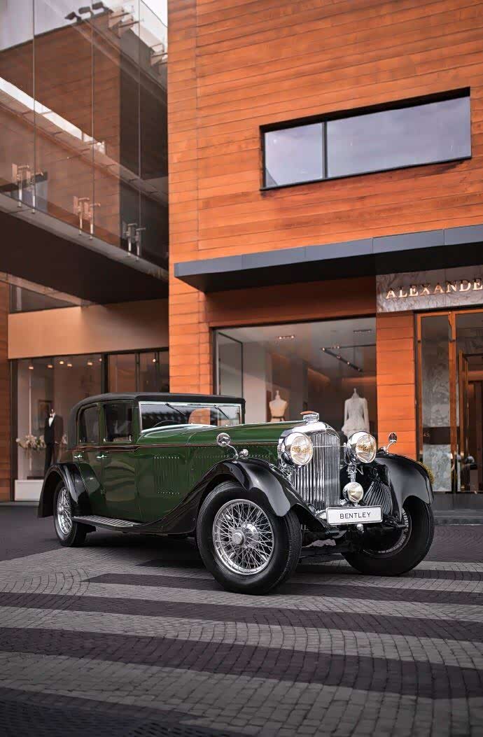 谁说女人不爱车#宾利复古车型,不过真的非常喜欢