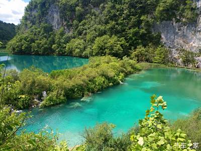 這湖區藍綠湖水漂亮關鍵面魚鬥湖邊清晰可見