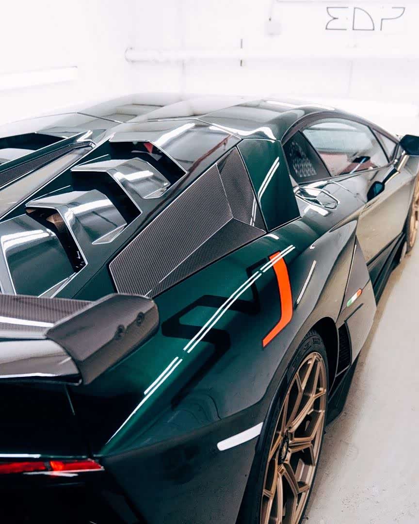 aventador svj,大尾翼蛮帅的