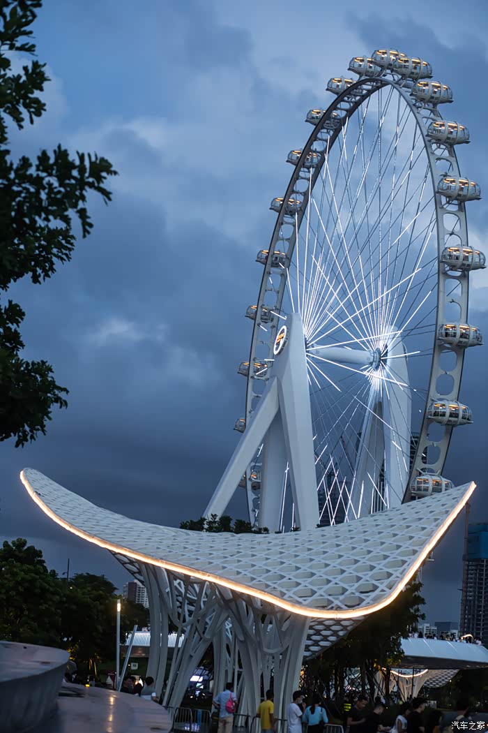 中秋节打卡深圳网红摩天轮美轮美奂的城市夜景