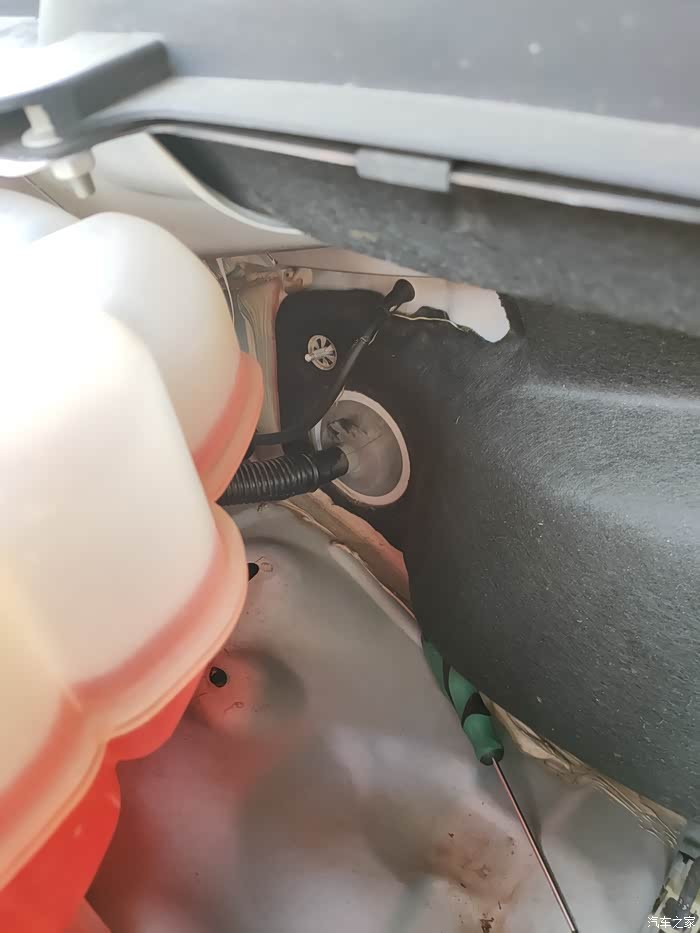 天窗排水管堵了!