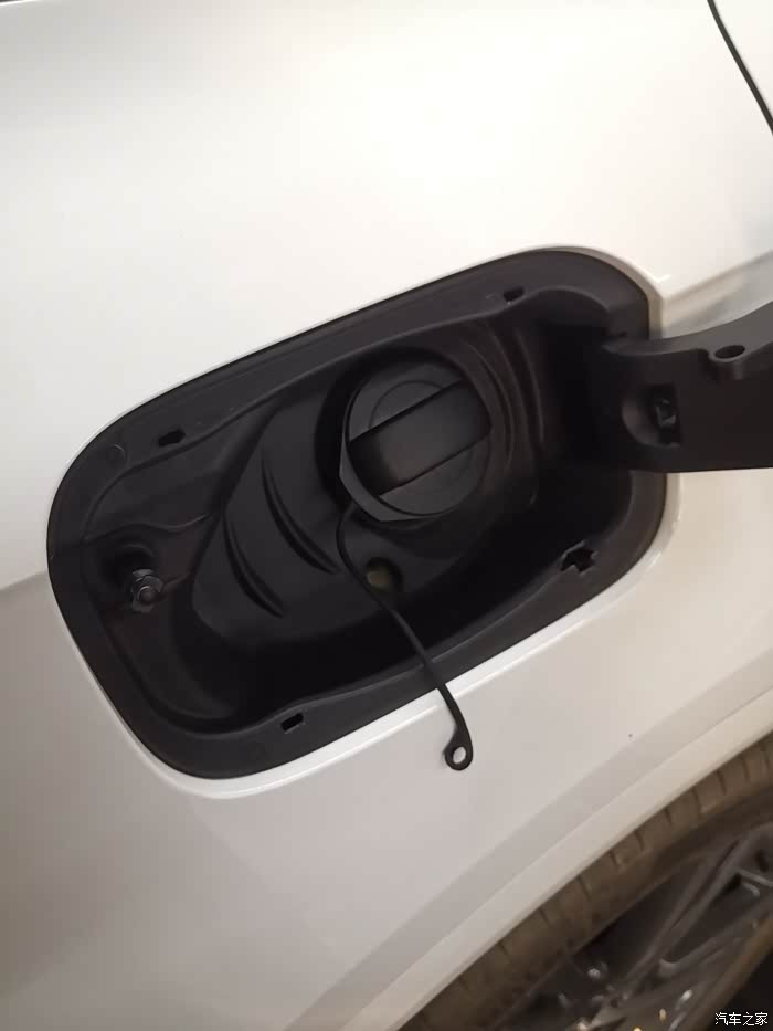 全国首坏2400公里索赔油箱盖锁止总成展厅观新q8