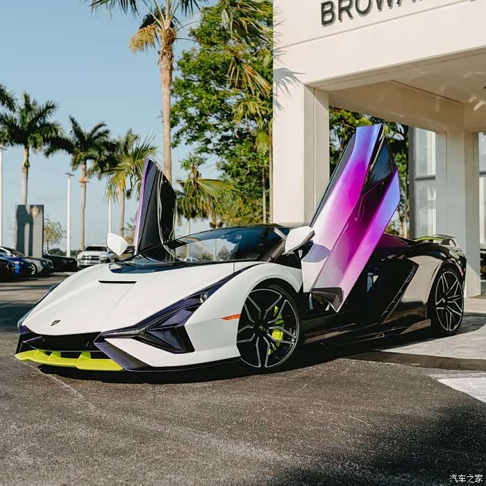 兰博基尼 sin fkp 37;美国客户定制的白紫渐变色涂装