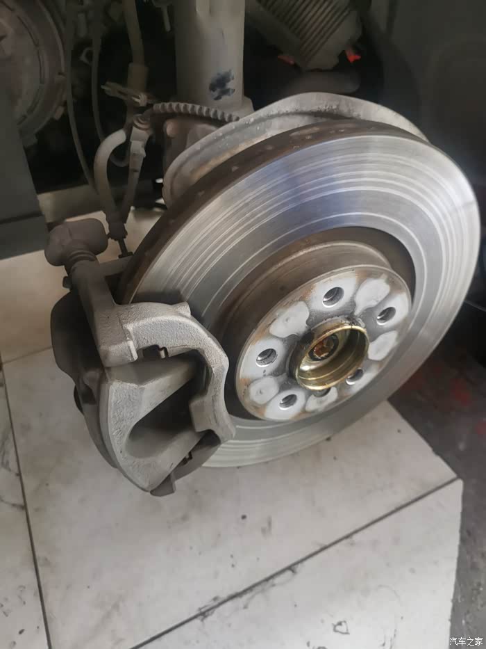 【图】宝马x1 2.0t 6w公里换上了前刹车片 品牌galfer(噶尔法)_宝马x1