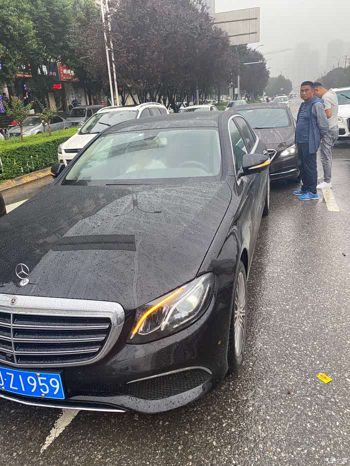 【图】提车一个礼拜被追尾 赔偿太难了_奔驰e级论坛_汽车之家论坛