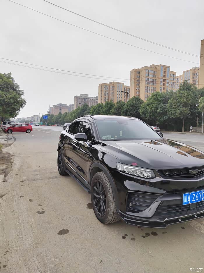 自主品牌的轿跑suv,黑武士吉利星越!