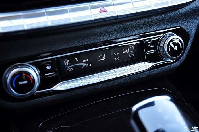 如7而至#奔腾t77到店看车