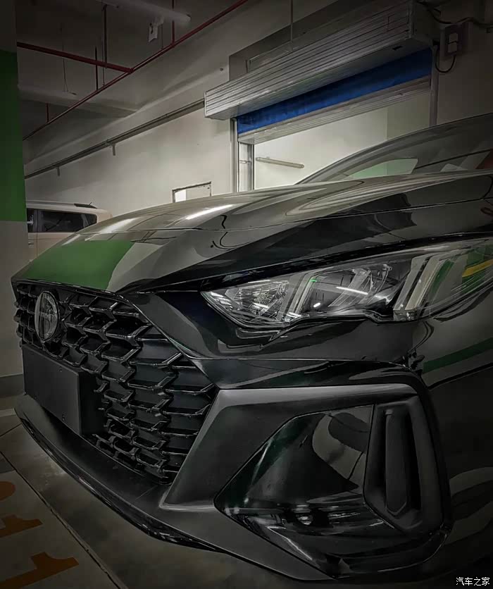 黑武士广汽传祺影豹