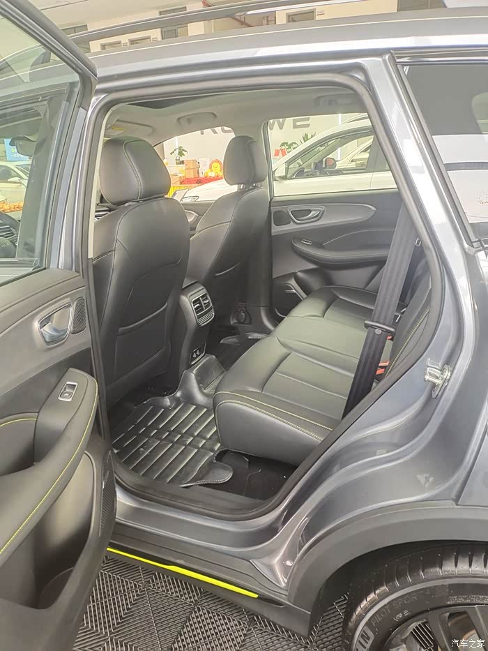 超大的后排空间