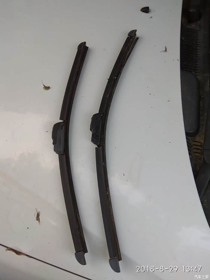 伊兰特更换雨刮器胶条
