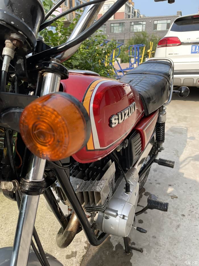 晒晒俺收藏的老车 1985年的铃木tr125