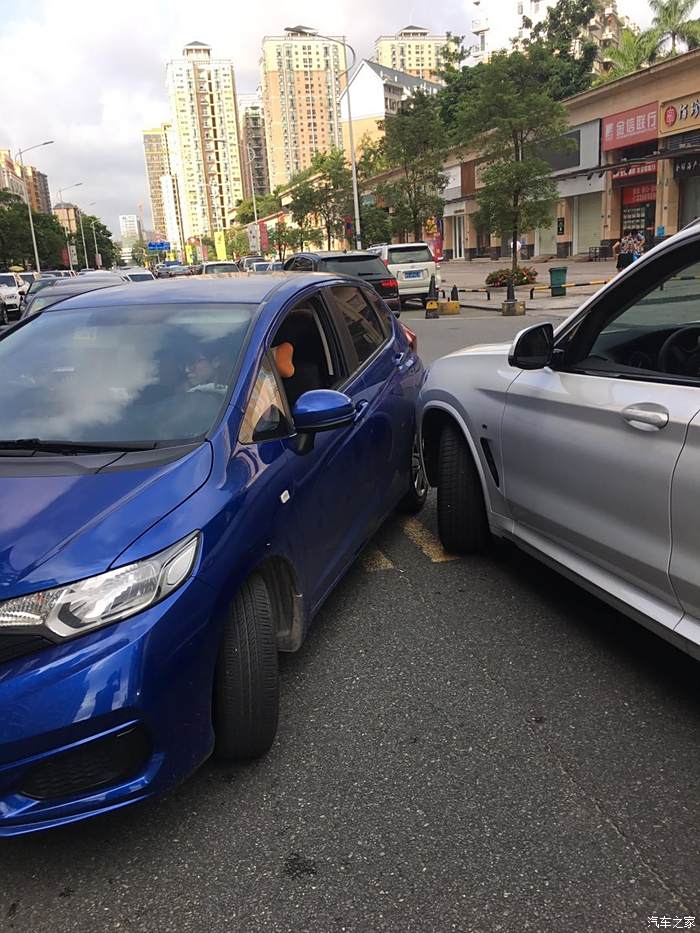 【圖】提車幾天就被女司機颳了._寶馬x3論壇_汽車之家論壇