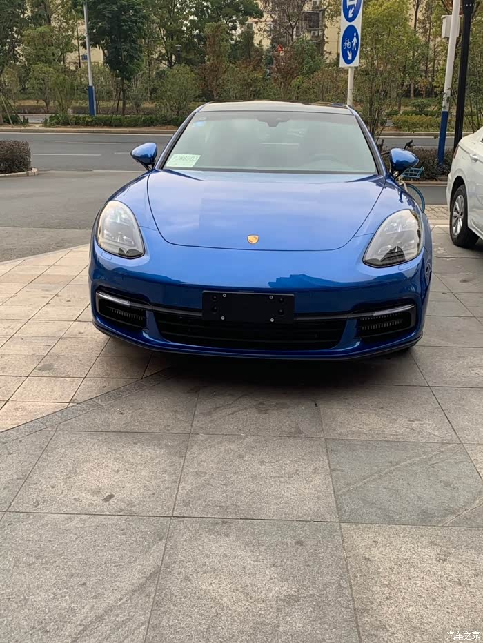 帕拉梅拉宝石蓝提车