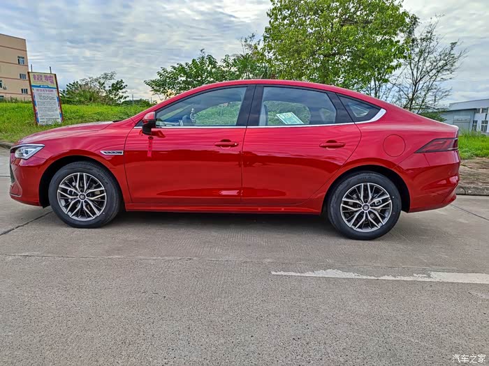 分享我的大漂亮高颜值秦plusdmi120尊贵赤帝红