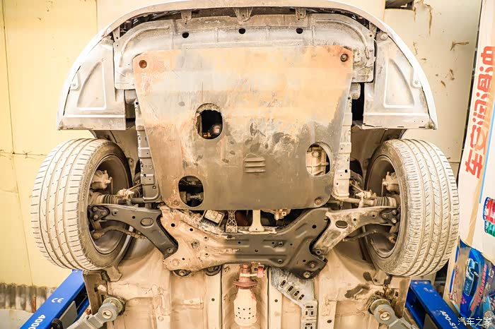 二手车海选底盘这么多油渍从何而来探究8年二手12款起亚k5