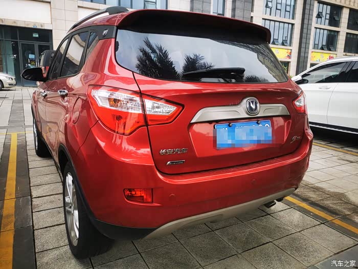 【图】实拍红色cs35,精致靓丽的外形惹人爱_长安cs35论坛_汽车之家
