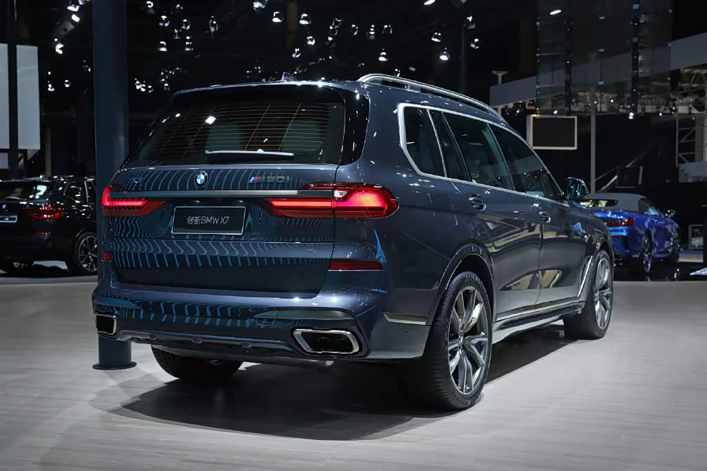 成都车展赏宝马x7澎拜之下华美难掩