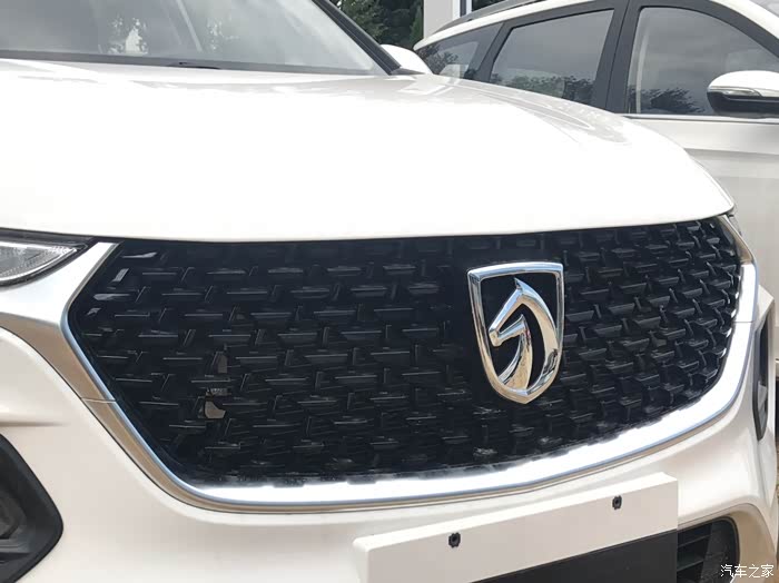 还是宝骏的车标