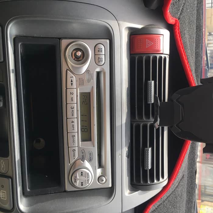 各位大神老飞度cd怎么拆下来