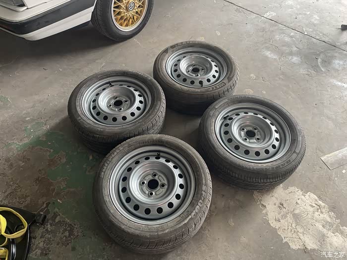 庆子】桑旅——15寸铁轮毂改枪灰色_桑塔纳论坛_汽车之家论坛