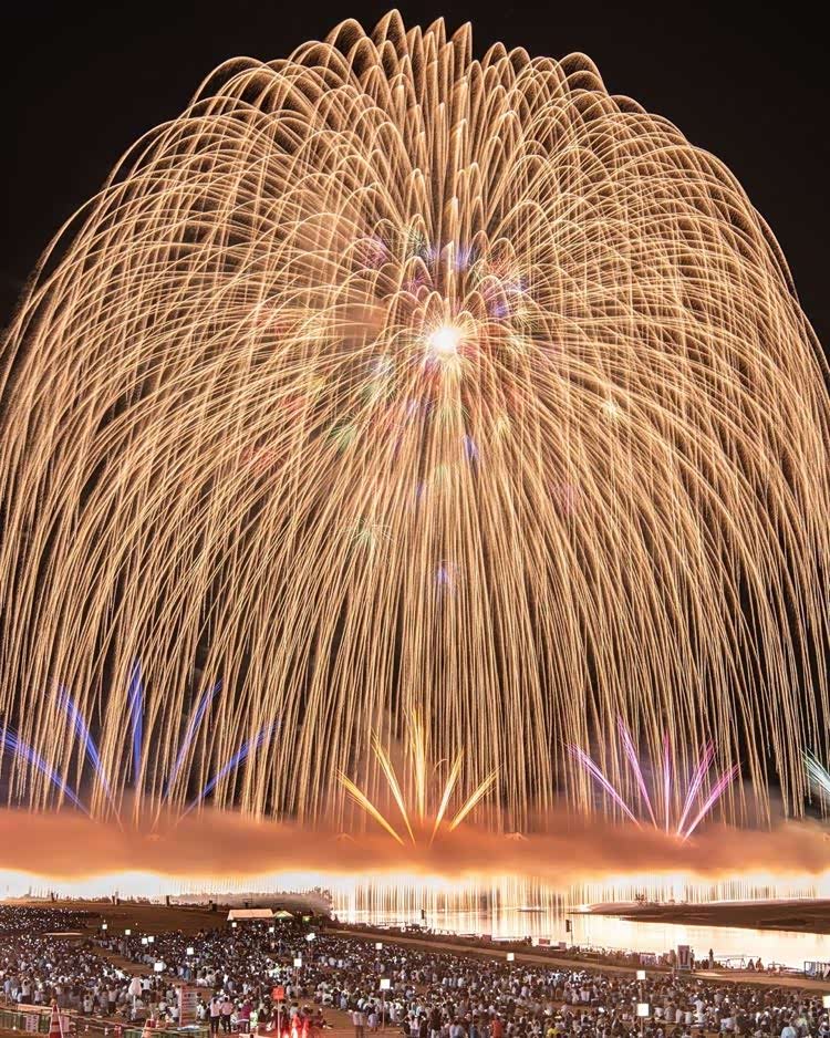日本长岗的花火大会,太美.