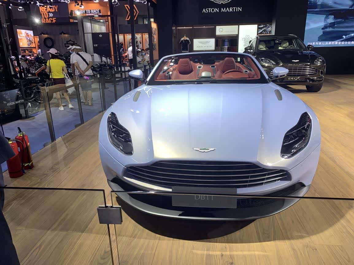 阿斯顿·马丁携db11现身2020成都国际车展,具显灵动气质