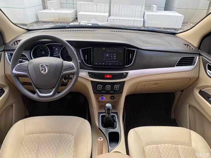 宝骏7302017款15t手动时尚型7座