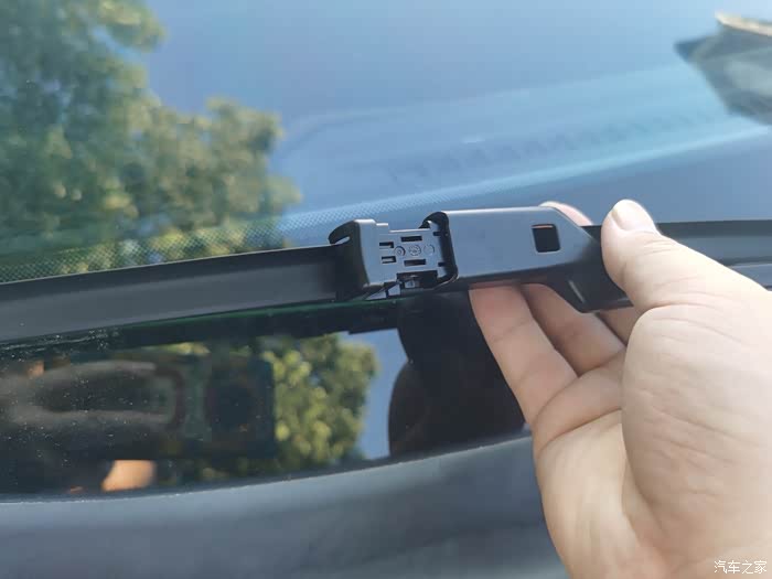 【图】长安cs75更换雨刮器_长安cs75论坛_汽车之家论坛