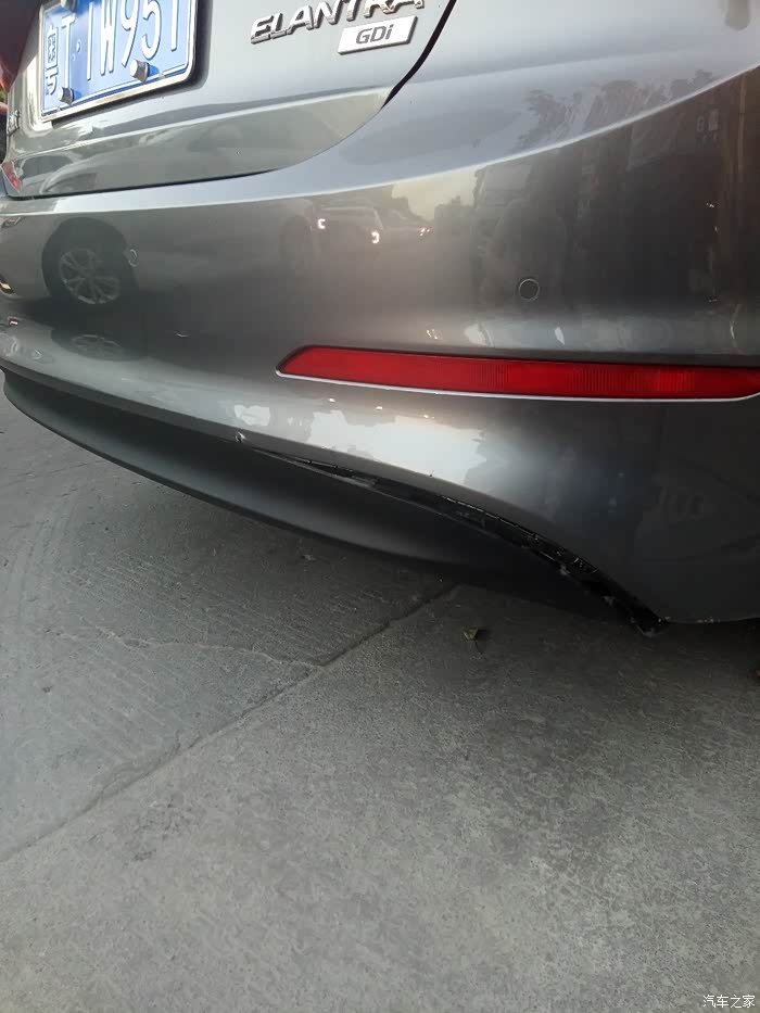 格调灰在4s店更换后保险杠,色差大吗?