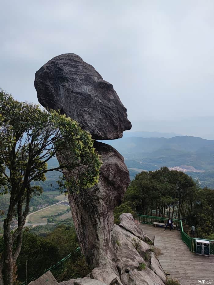 【图】周末,大狗陪我去菜溪岩看风动石_哈弗大狗论坛_汽车之家论坛