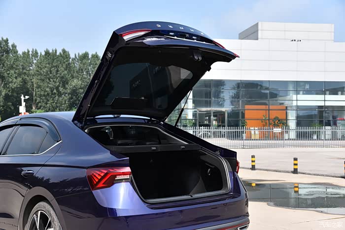 【图】#夏日的旅行探索#颜值实用两不误,试驾斯柯达明锐pro_明锐论坛