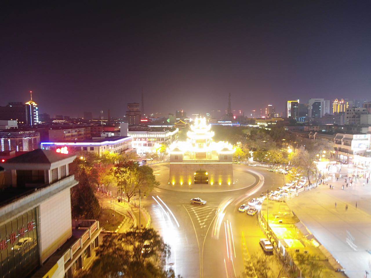 美麗的寧夏,美麗的銀川,夜景也是如此的美麗.