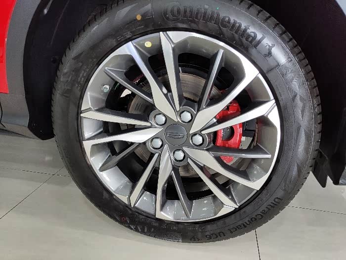 国产"小钢炮"吉利缤越