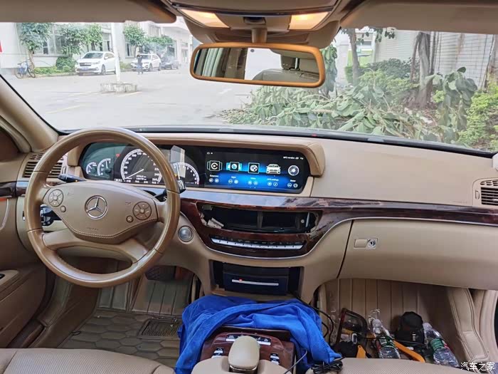 老款奔驰s级w211改新款123寸连屏安卓导航