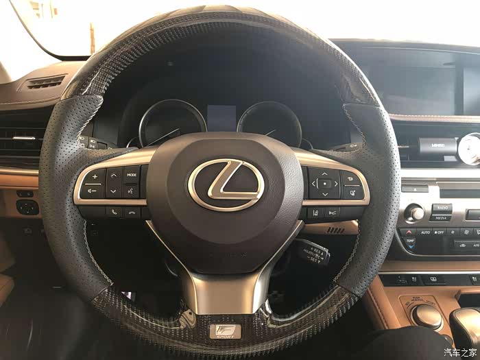 雷克萨斯es300h炭纤维方向盘