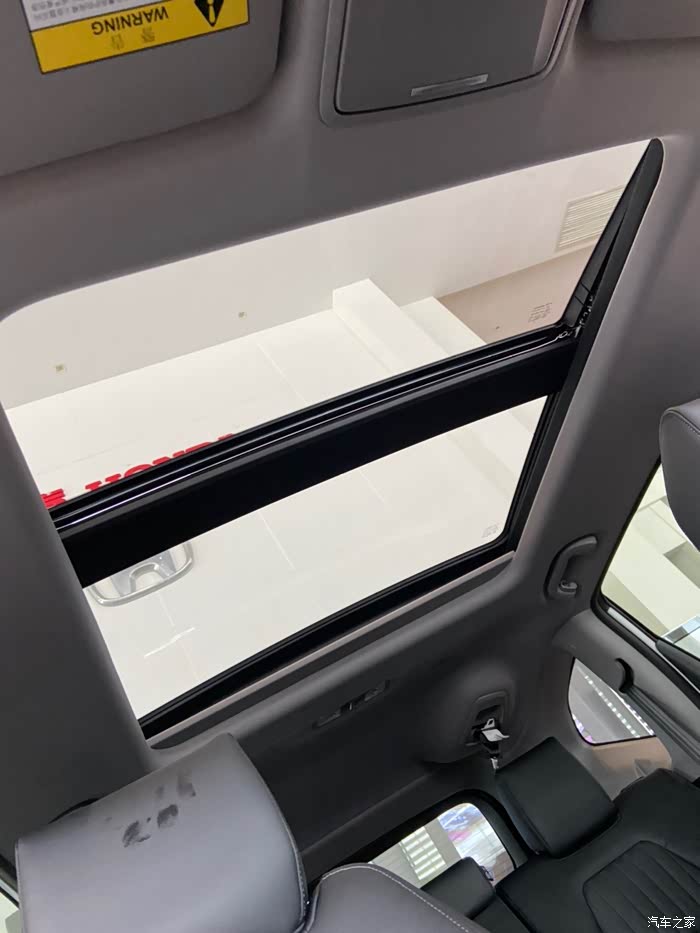 今天进店看了本田皓影和本田crv,还是皓影更好看