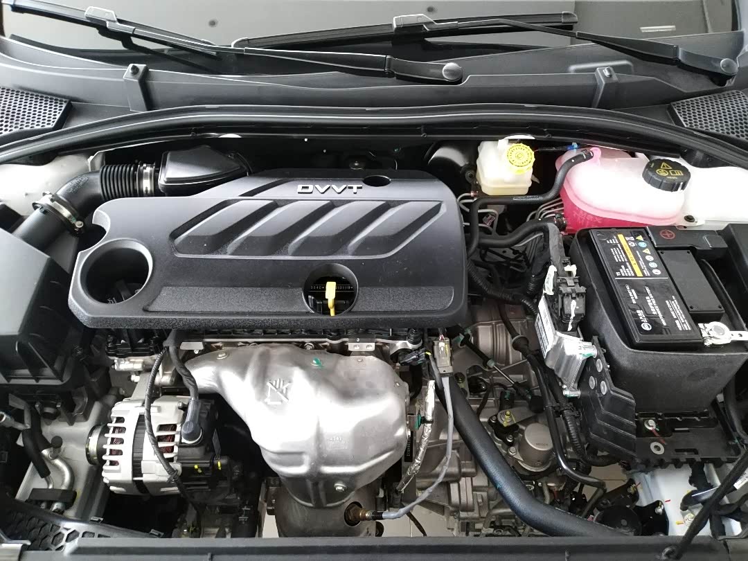 对发动机和变速箱不太懂,但开起来还是很适合我的,平顺行特别好,动力