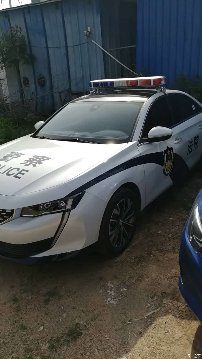 新鲜出炉的508警车