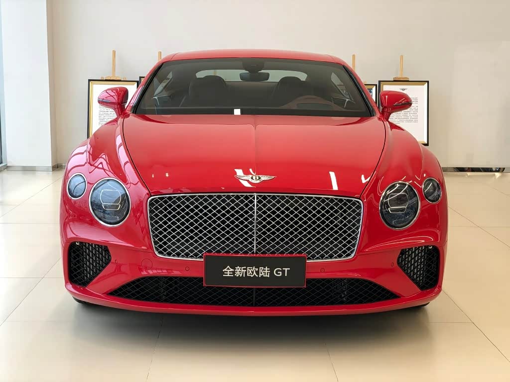 宾利欧陆gt w12圣詹姆斯红