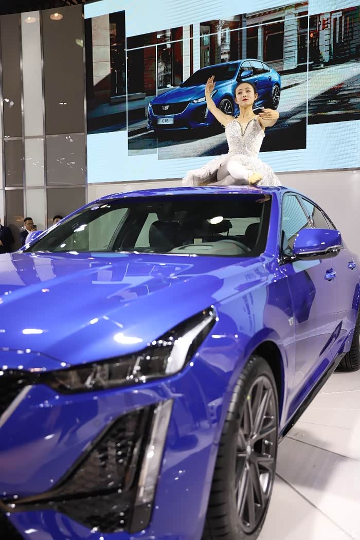 车顶上的芭蕾,好美,惊艳ct5!