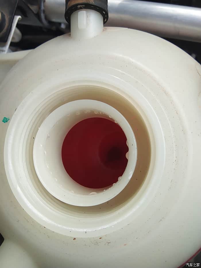 是红色的味道有点像医院用的消毒水味