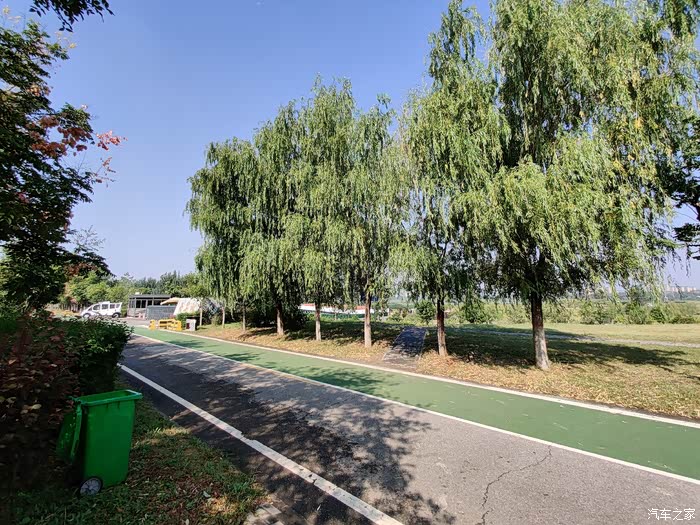 感受夏天最后的温柔游西安渭河城市运动公园