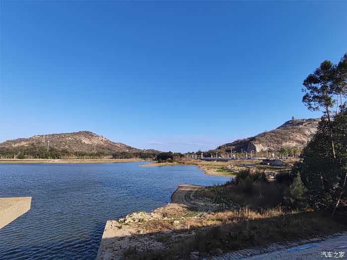 小长途旅游很不错的石狮塔山水库风景很好